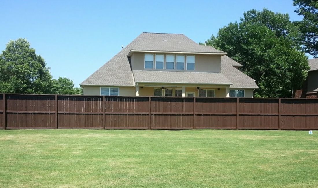 Fence Staining in Tulsa, Broken Arrow Fence Company Stain Wood